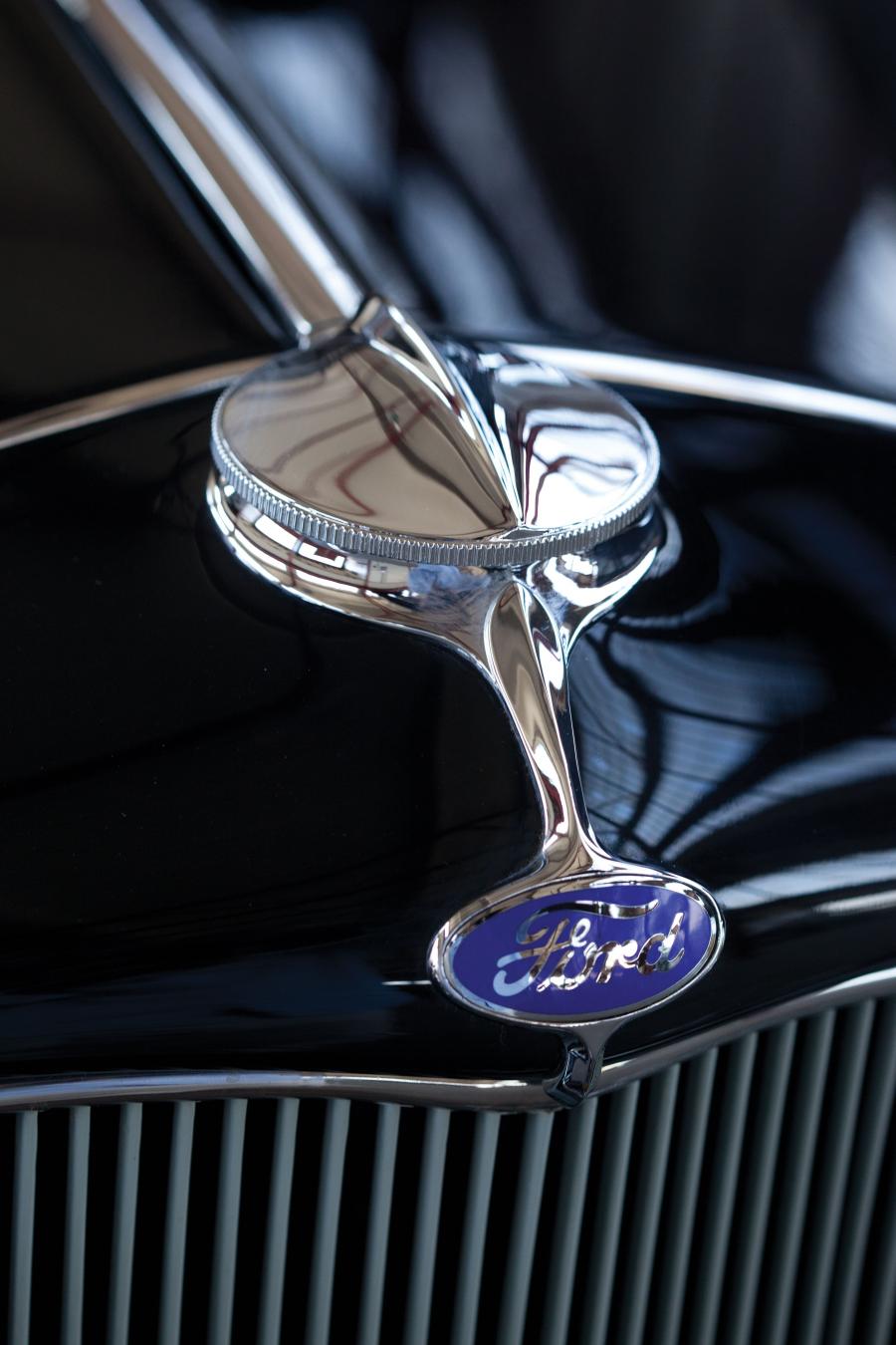  Ford V8 DeLuxe 3-Window Coupe 1932 года  (фото 8 из 23)